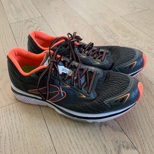 Newton Men’s Gravity 8 running shoes